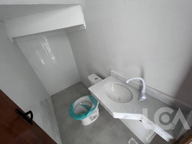 Sobrado para Venda em Caraguatatuba - 4