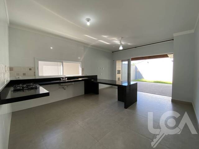 #306 - Casa para Venda em Caraguatatuba - SP